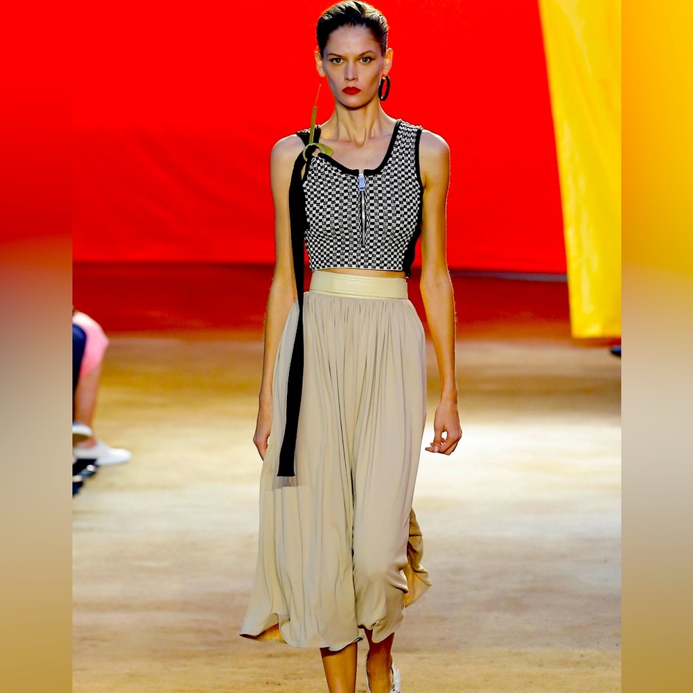 Celine S/S 2016 Pleated Skirt with Leather Belt. FR size 36. Collector’s item.